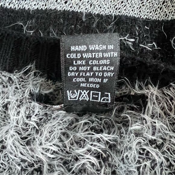 BCBGMaxazria Draped Open Front Sweater Vest Size M - Picture 6 of 6